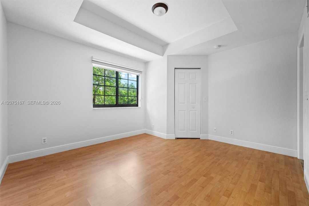 For Sale: $449,900 (2 beds, 1 baths, 1063 Square Feet)