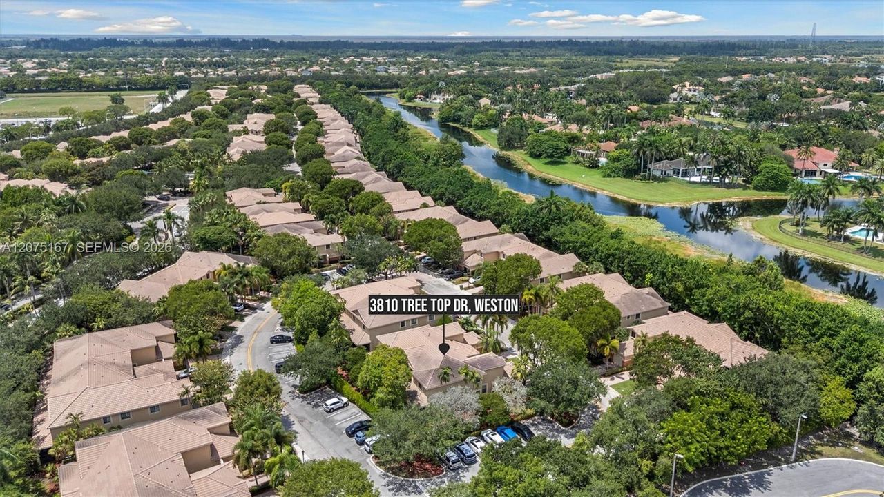 For Sale: $449,900 (2 beds, 1 baths, 1063 Square Feet)