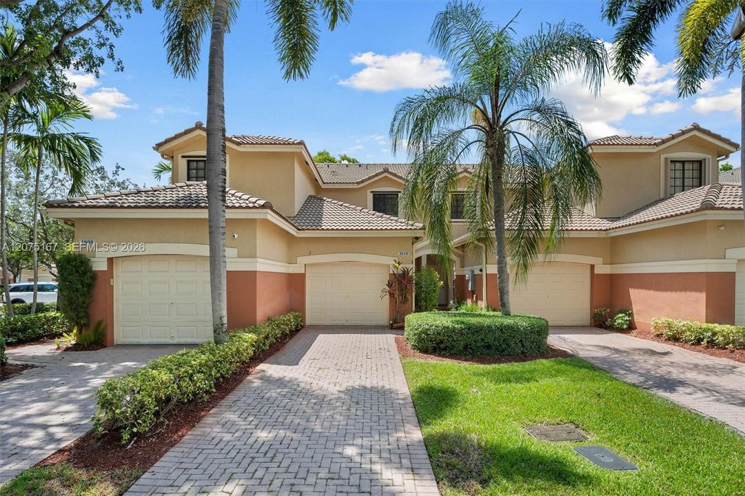 For Sale: $449,900 (2 beds, 1 baths, 1063 Square Feet)