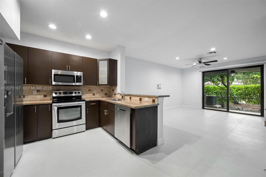 For Sale: $449,900 (2 beds, 1 baths, 1063 Square Feet)