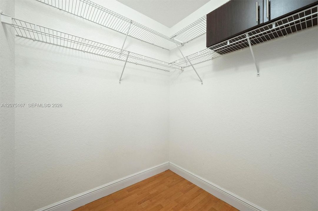 For Sale: $449,900 (2 beds, 1 baths, 1063 Square Feet)