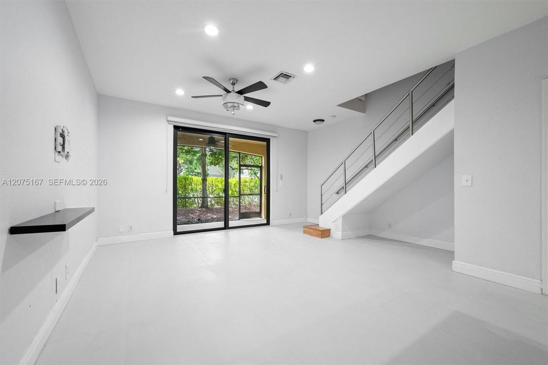 For Sale: $449,900 (2 beds, 1 baths, 1063 Square Feet)