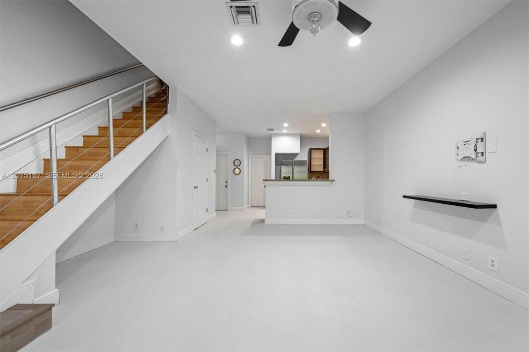 For Sale: $449,900 (2 beds, 1 baths, 1063 Square Feet)