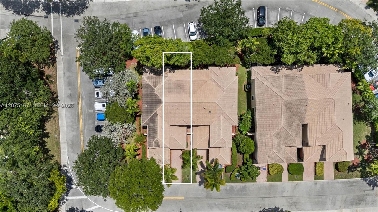 For Sale: $449,900 (2 beds, 1 baths, 1063 Square Feet)