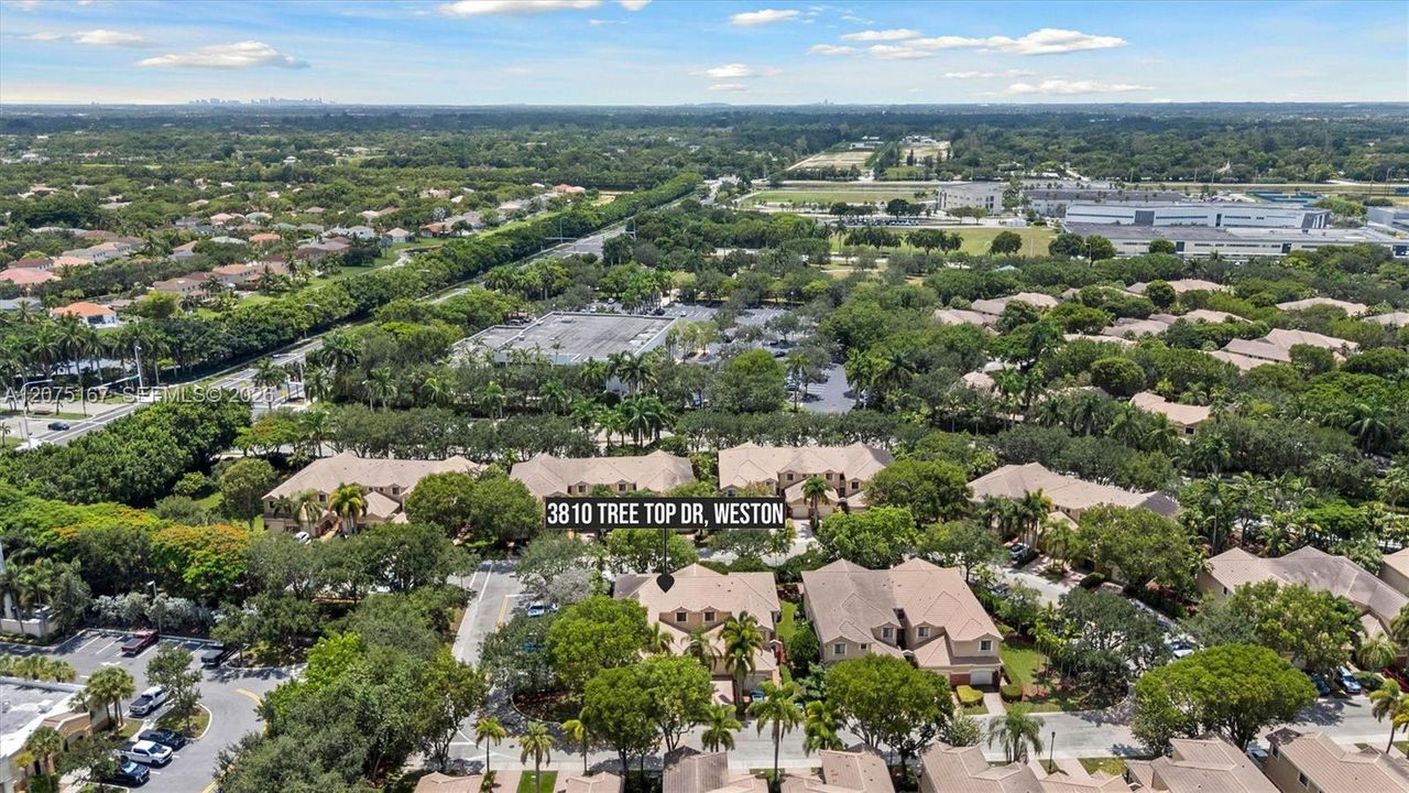 For Sale: $449,900 (2 beds, 1 baths, 1063 Square Feet)