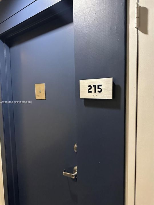 For Sale: $320,000 (0 beds, 1 baths, 619 Square Feet)