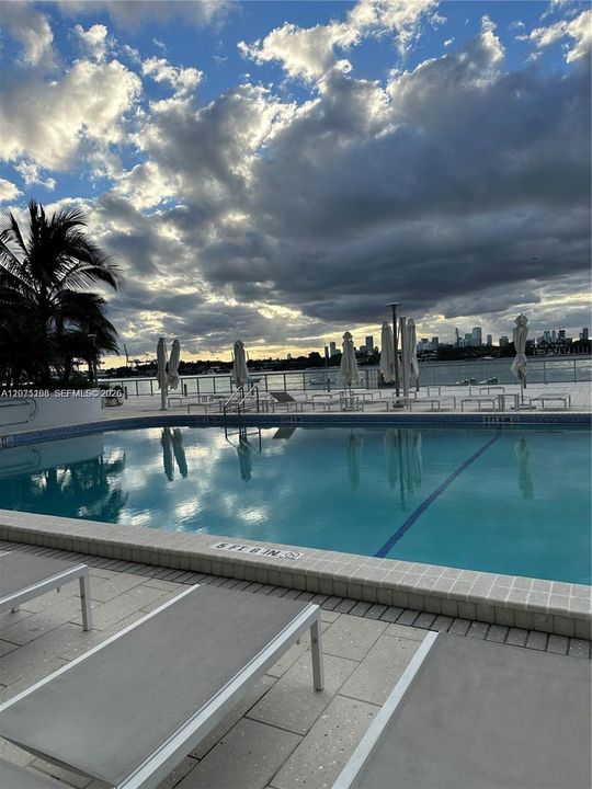 For Sale: $320,000 (0 beds, 1 baths, 619 Square Feet)