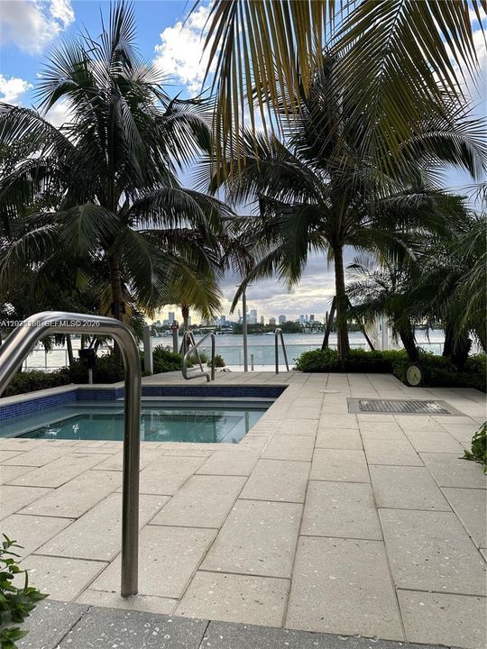 For Sale: $320,000 (0 beds, 1 baths, 619 Square Feet)