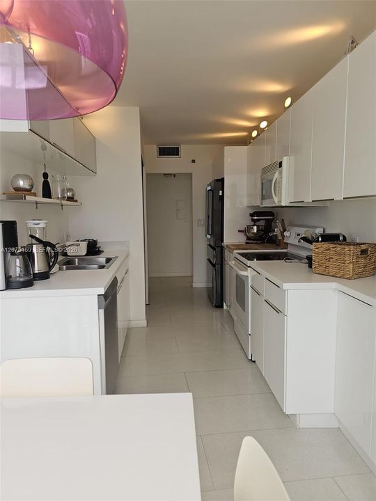 For Sale: $1,500,000 (2 beds, 2 baths, 1440 Square Feet)
