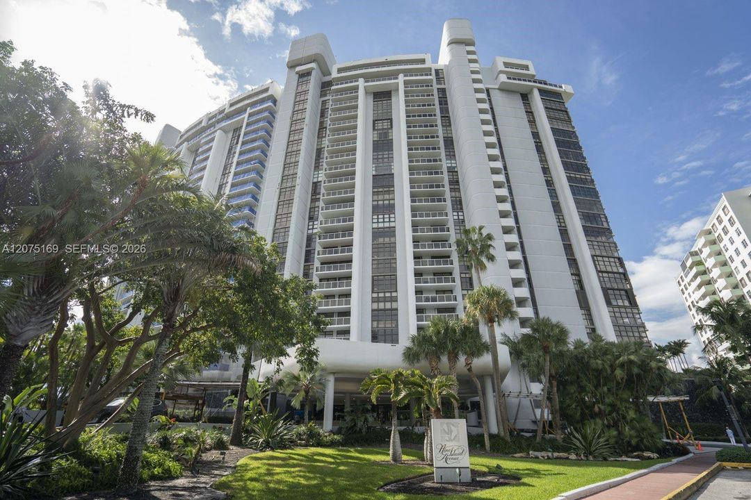 For Sale: $1,500,000 (2 beds, 2 baths, 1440 Square Feet)