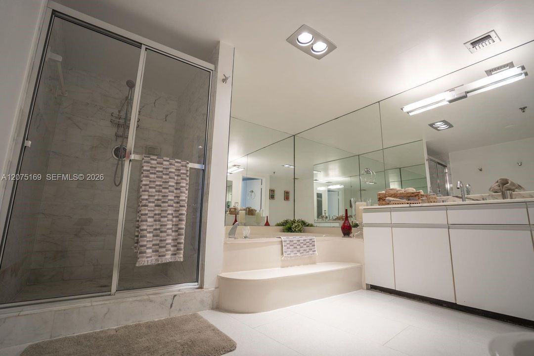 For Sale: $1,500,000 (2 beds, 2 baths, 1440 Square Feet)