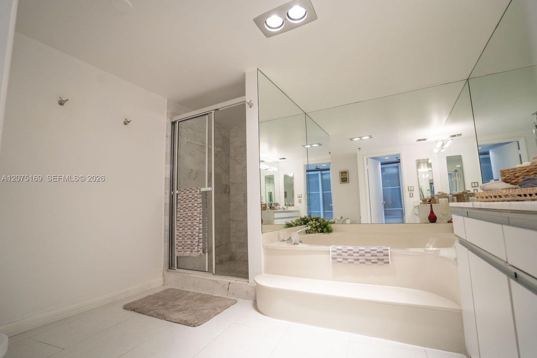 For Sale: $1,500,000 (2 beds, 2 baths, 1440 Square Feet)