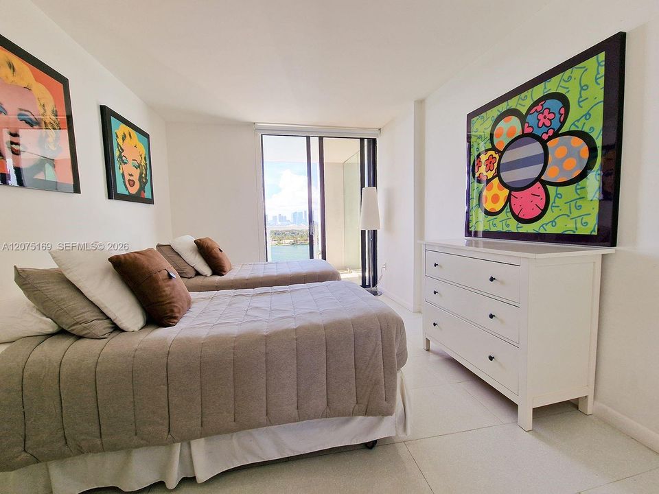 For Sale: $1,500,000 (2 beds, 2 baths, 1440 Square Feet)