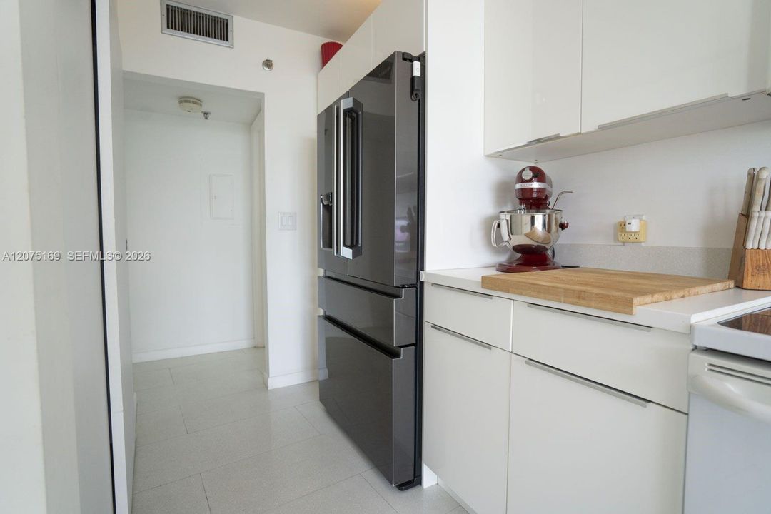 For Sale: $1,500,000 (2 beds, 2 baths, 1440 Square Feet)