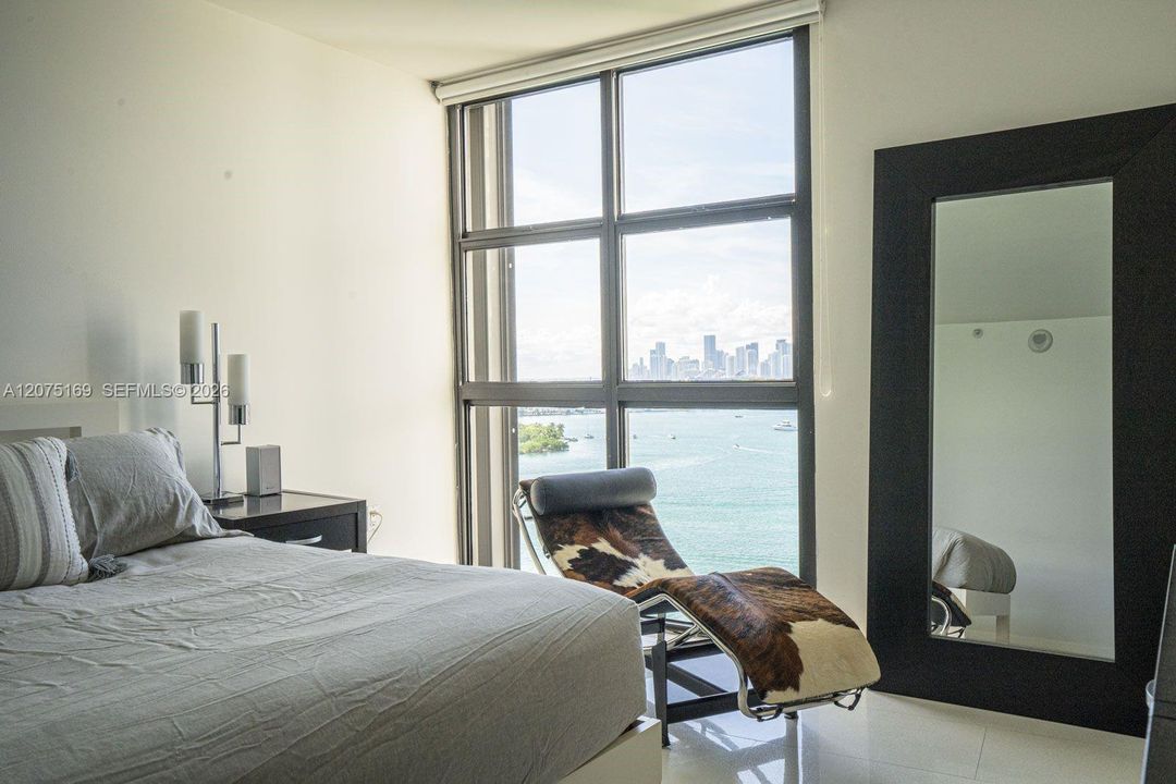 For Sale: $1,500,000 (2 beds, 2 baths, 1440 Square Feet)
