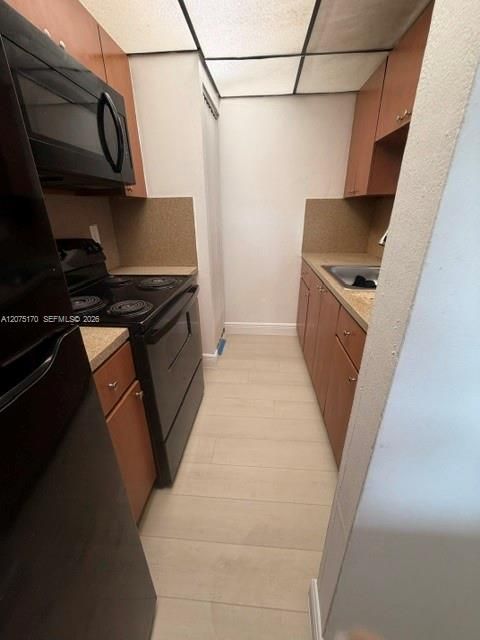 For Rent: $2,450 (3 beds, 2 baths, 993 Square Feet)
