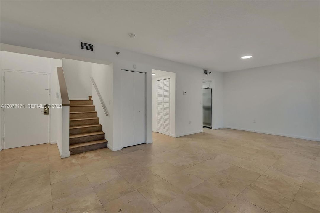 For Rent: $3,200 (2 beds, 2 baths, 1100 Square Feet)