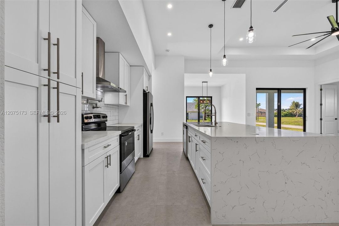 For Sale: $389,000 (4 beds, 2 baths, 1812 Square Feet)