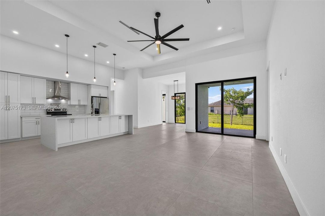 For Sale: $389,000 (4 beds, 2 baths, 1812 Square Feet)