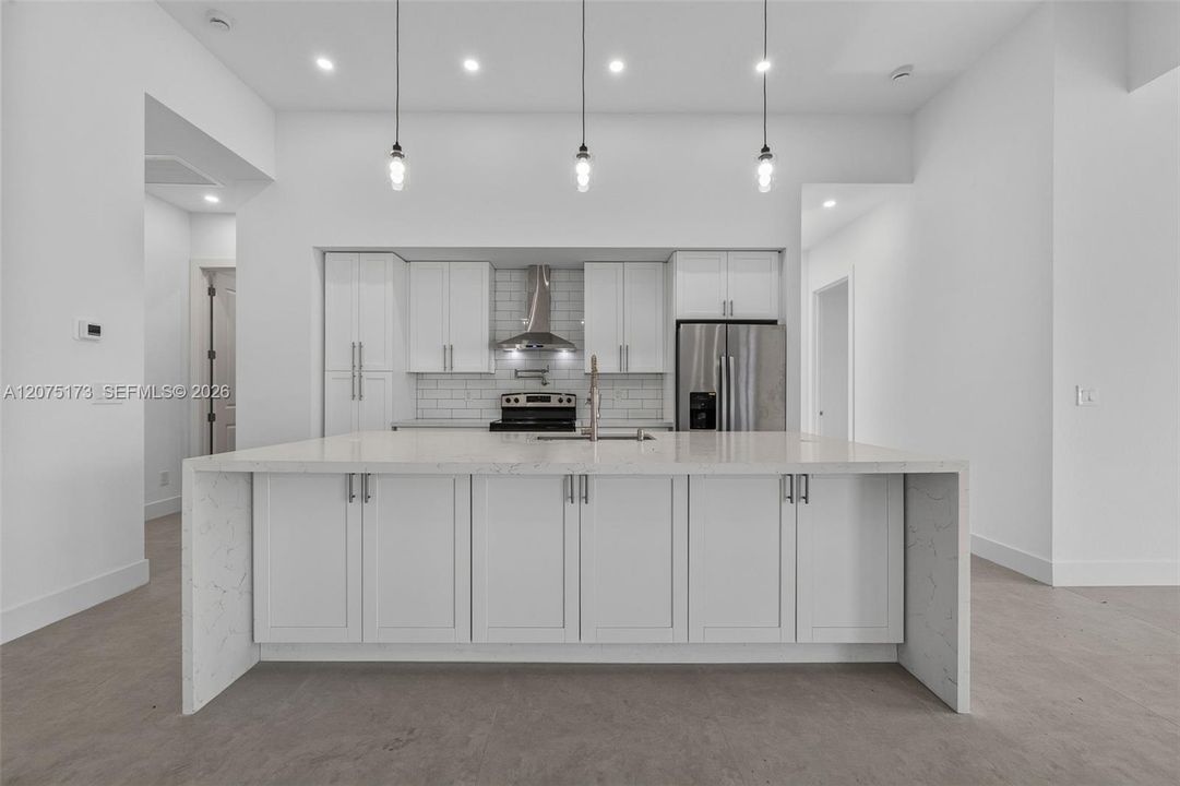 For Sale: $389,000 (4 beds, 2 baths, 1812 Square Feet)