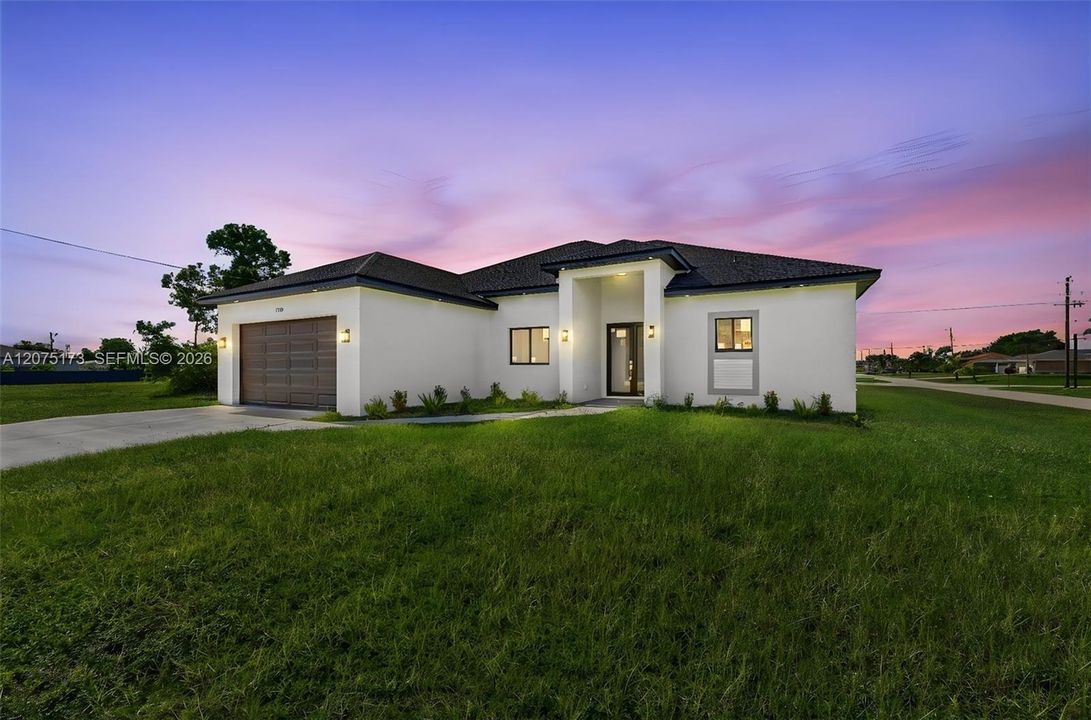 For Sale: $389,000 (4 beds, 2 baths, 1812 Square Feet)