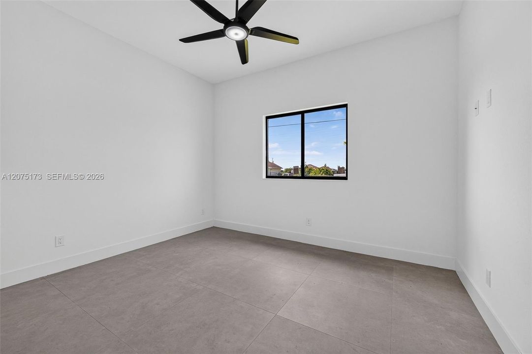 For Sale: $389,000 (4 beds, 2 baths, 1812 Square Feet)
