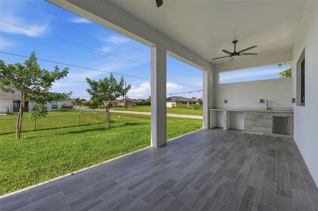 For Sale: $389,000 (4 beds, 2 baths, 1812 Square Feet)