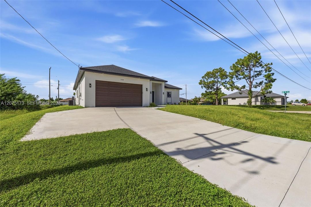 For Sale: $389,000 (4 beds, 2 baths, 1812 Square Feet)