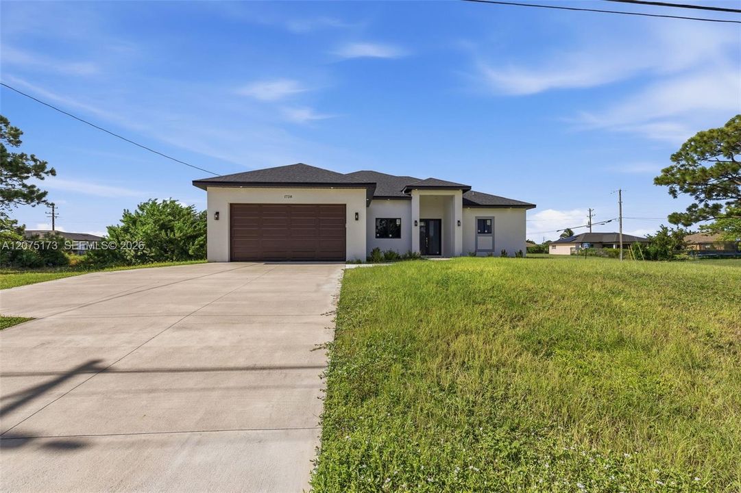 For Sale: $389,000 (4 beds, 2 baths, 1812 Square Feet)