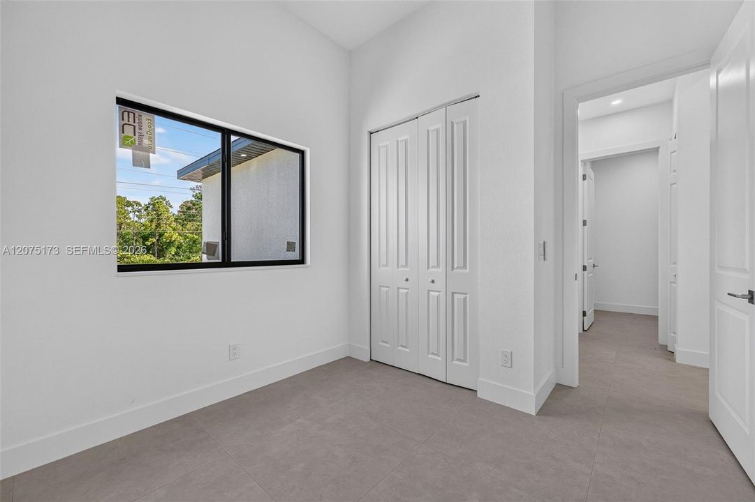 For Sale: $389,000 (4 beds, 2 baths, 1812 Square Feet)