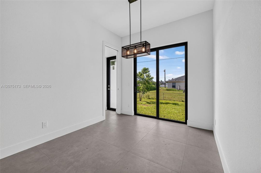 For Sale: $389,000 (4 beds, 2 baths, 1812 Square Feet)