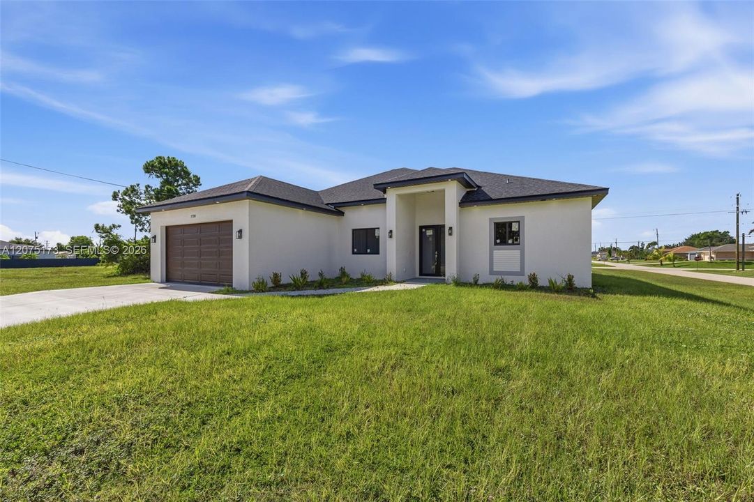 For Sale: $389,000 (4 beds, 2 baths, 1812 Square Feet)