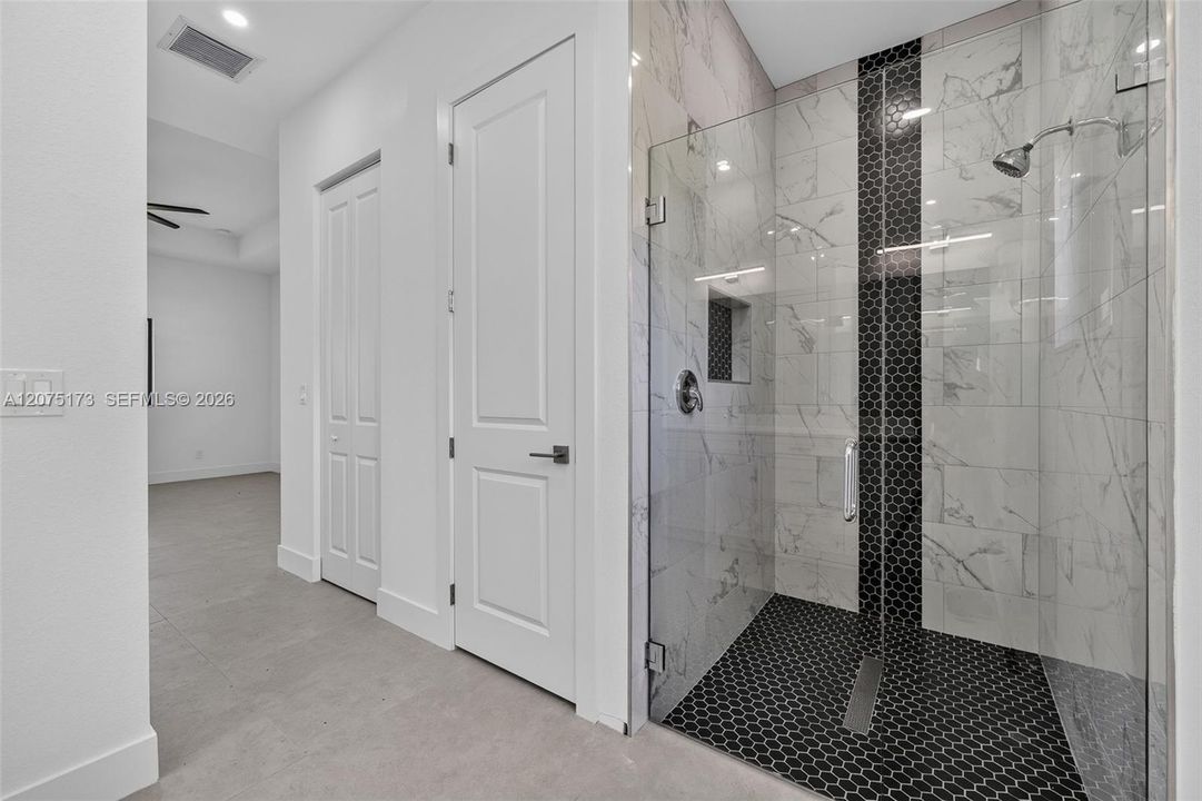 For Sale: $389,000 (4 beds, 2 baths, 1812 Square Feet)
