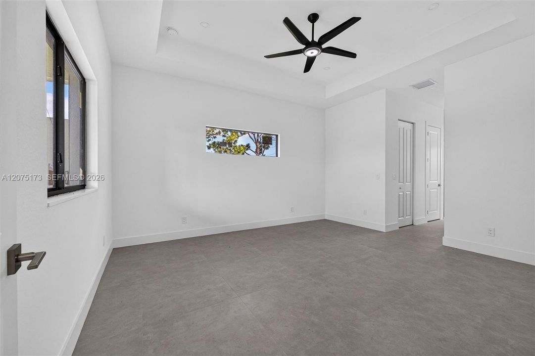 For Sale: $389,000 (4 beds, 2 baths, 1812 Square Feet)