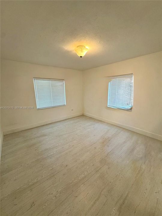 En Venta: $740,000 (4 camas, 2 baños, 1719 Pies cuadrados)