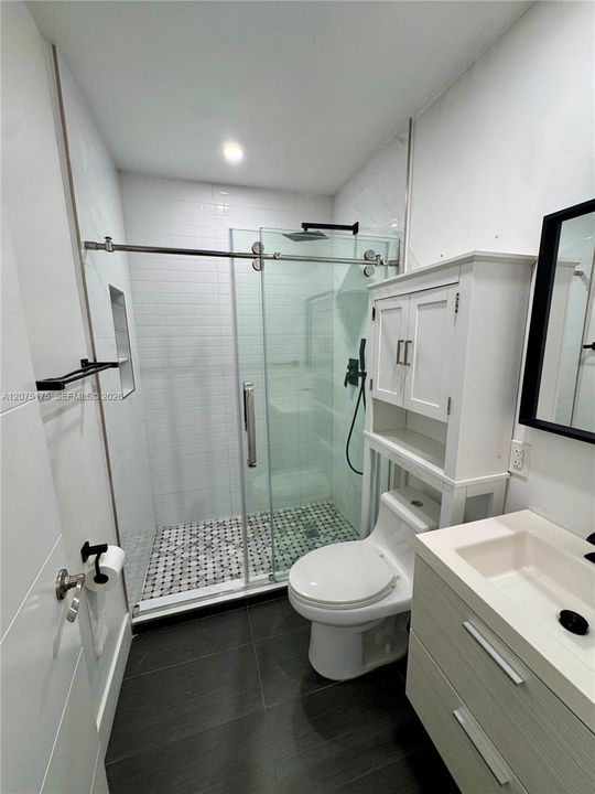 En Venta: $740,000 (4 camas, 2 baños, 1719 Pies cuadrados)