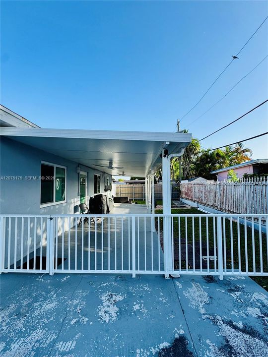 En Venta: $740,000 (4 camas, 2 baños, 1719 Pies cuadrados)