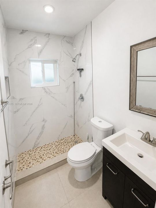 En Venta: $740,000 (4 camas, 2 baños, 1719 Pies cuadrados)