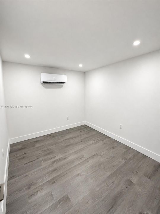 En Venta: $740,000 (4 camas, 2 baños, 1719 Pies cuadrados)