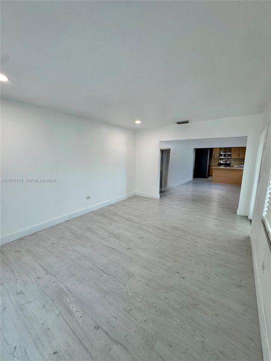 En Venta: $740,000 (4 camas, 2 baños, 1719 Pies cuadrados)
