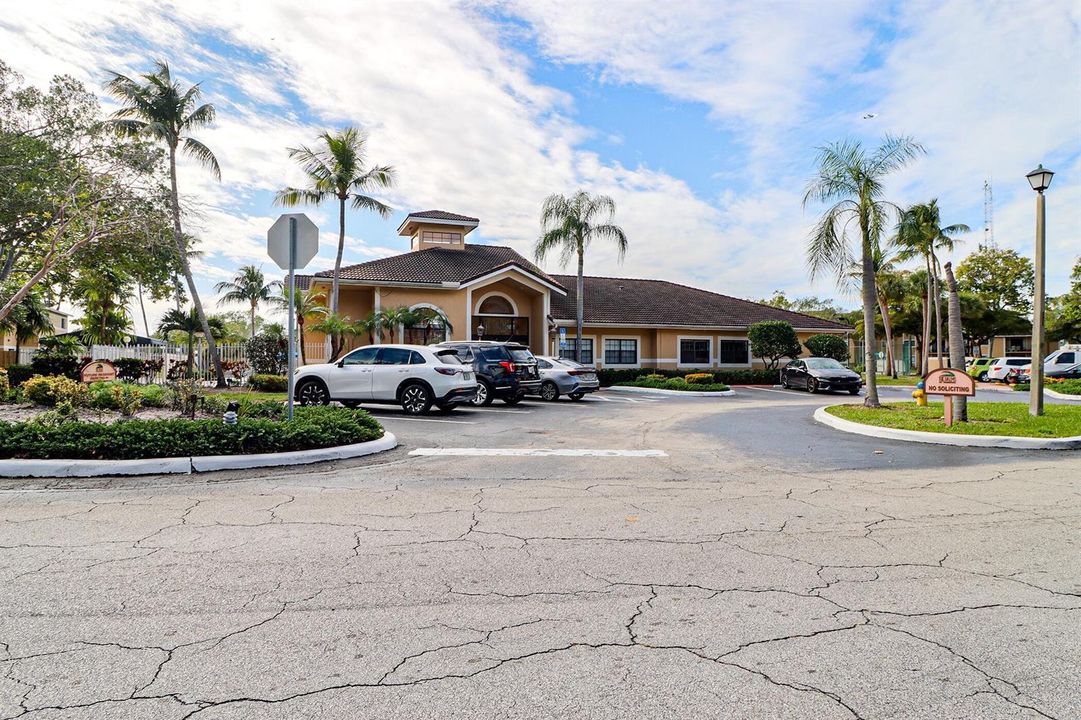 450 Palm Ave #53
