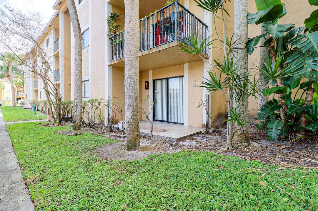 450 Palm Ave #49