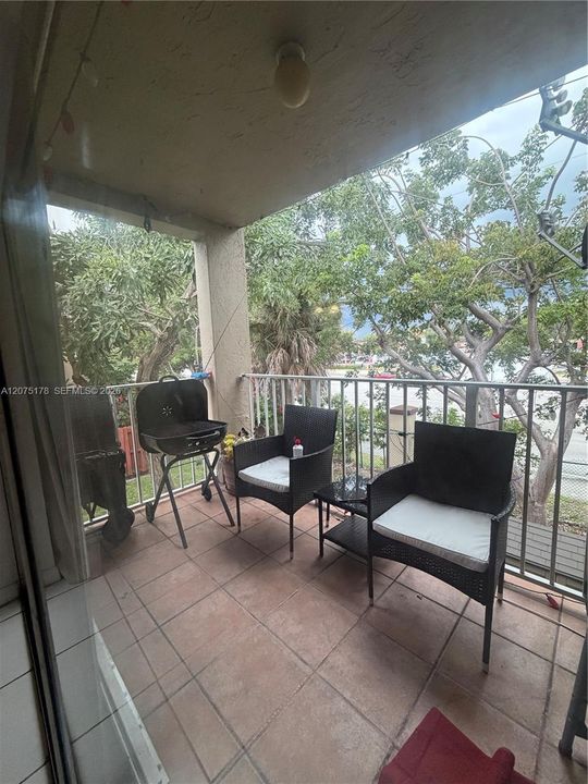 For Sale: $329,900 (3 beds, 2 baths, 1120 Square Feet)