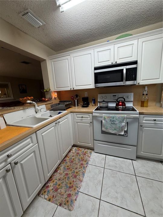 For Sale: $329,900 (3 beds, 2 baths, 1120 Square Feet)