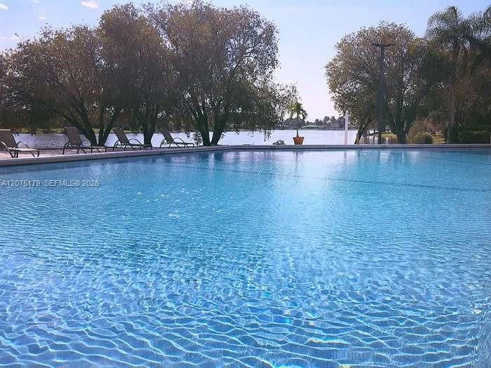 Activo con contrato: $312,000 (2 camas, 2 baños, 1231 Pies cuadrados)