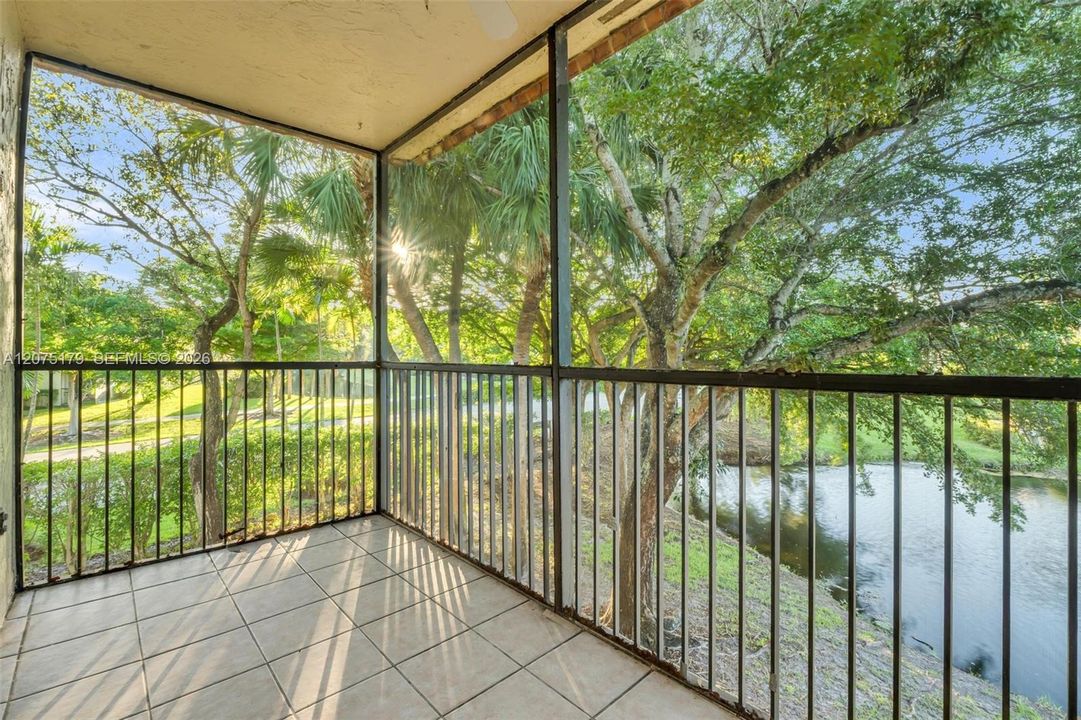 Activo con contrato: $312,000 (2 camas, 2 baños, 1231 Pies cuadrados)
