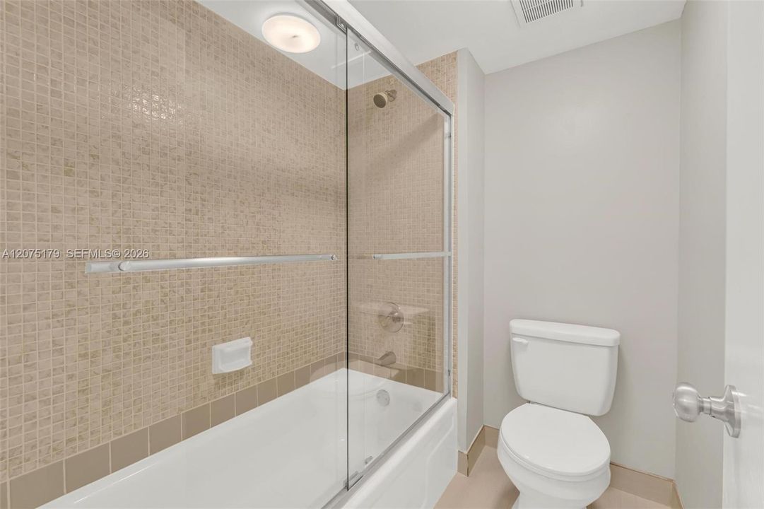 Activo con contrato: $312,000 (2 camas, 2 baños, 1231 Pies cuadrados)