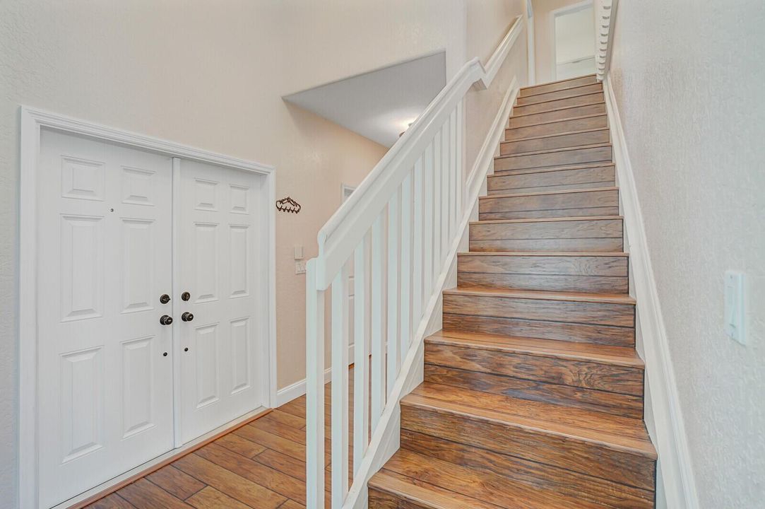 317 E Garden Cove Circle,