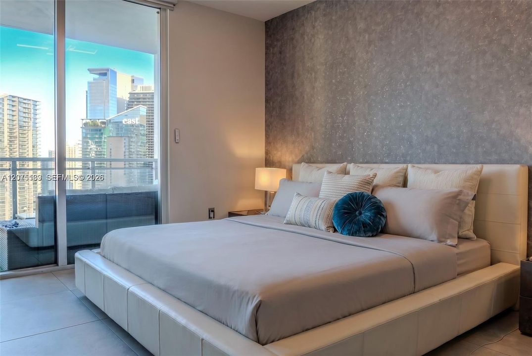 For Rent: $4,499 (2 beds, 2 baths, 1114 Square Feet)