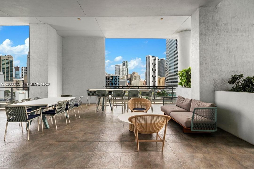For Rent: $4,499 (2 beds, 2 baths, 1114 Square Feet)